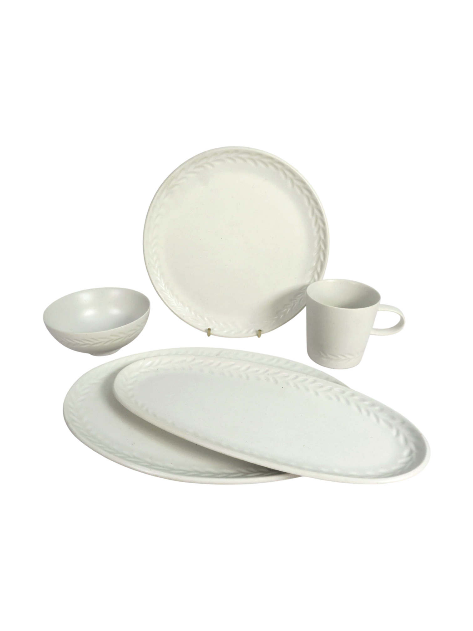 Dashed Leaf Serveware