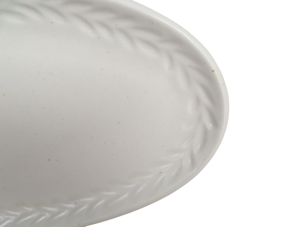 Dashed Leaf Serveware