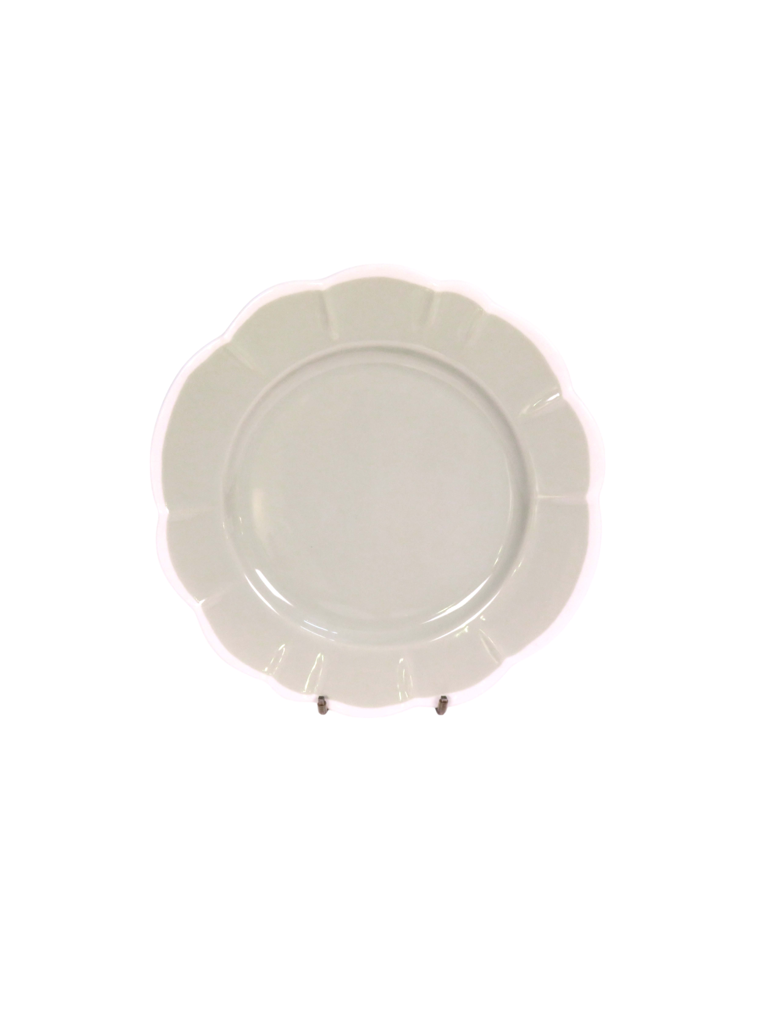 Scalloped Plate in Beige